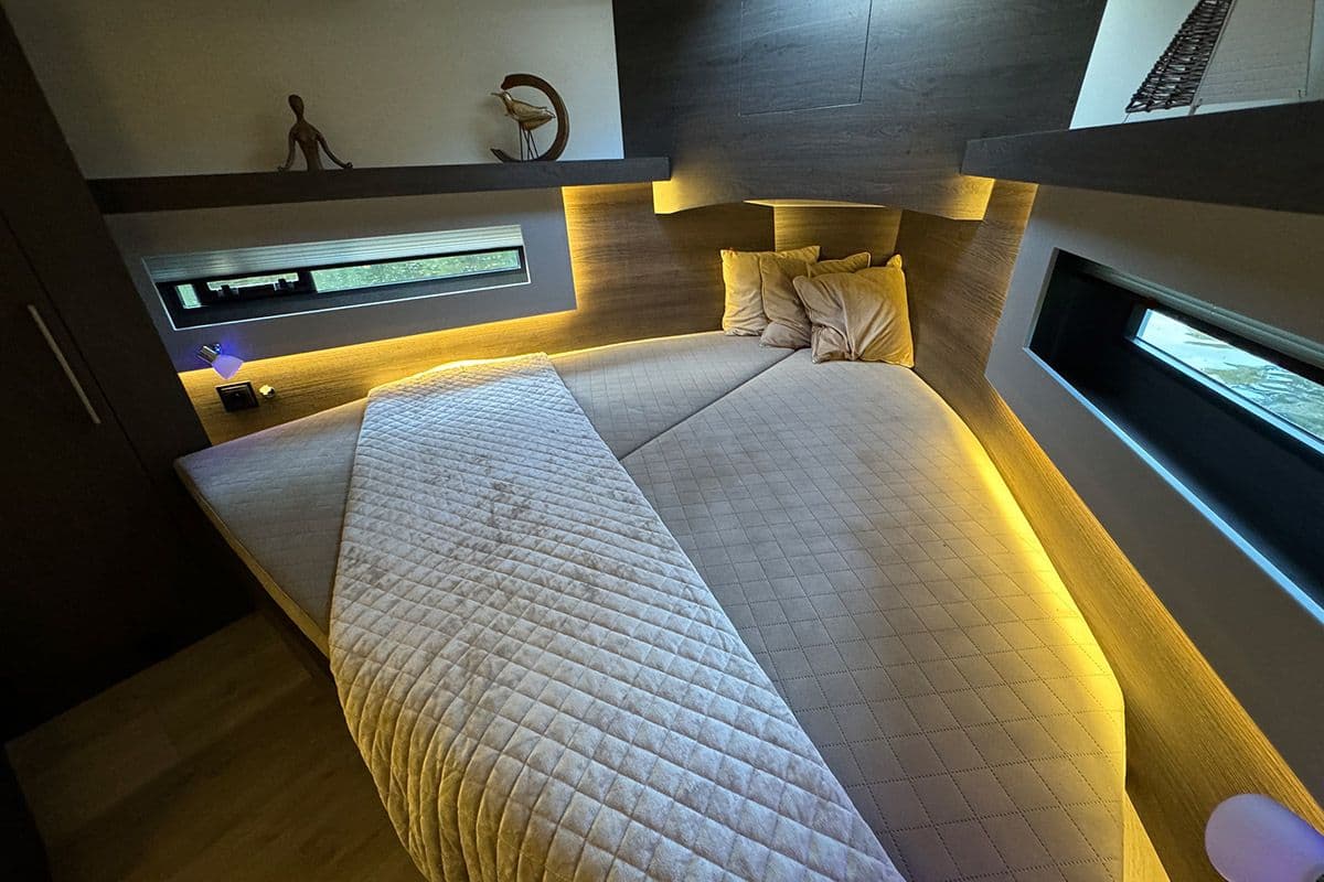 Futura 36 — interior, view 5
