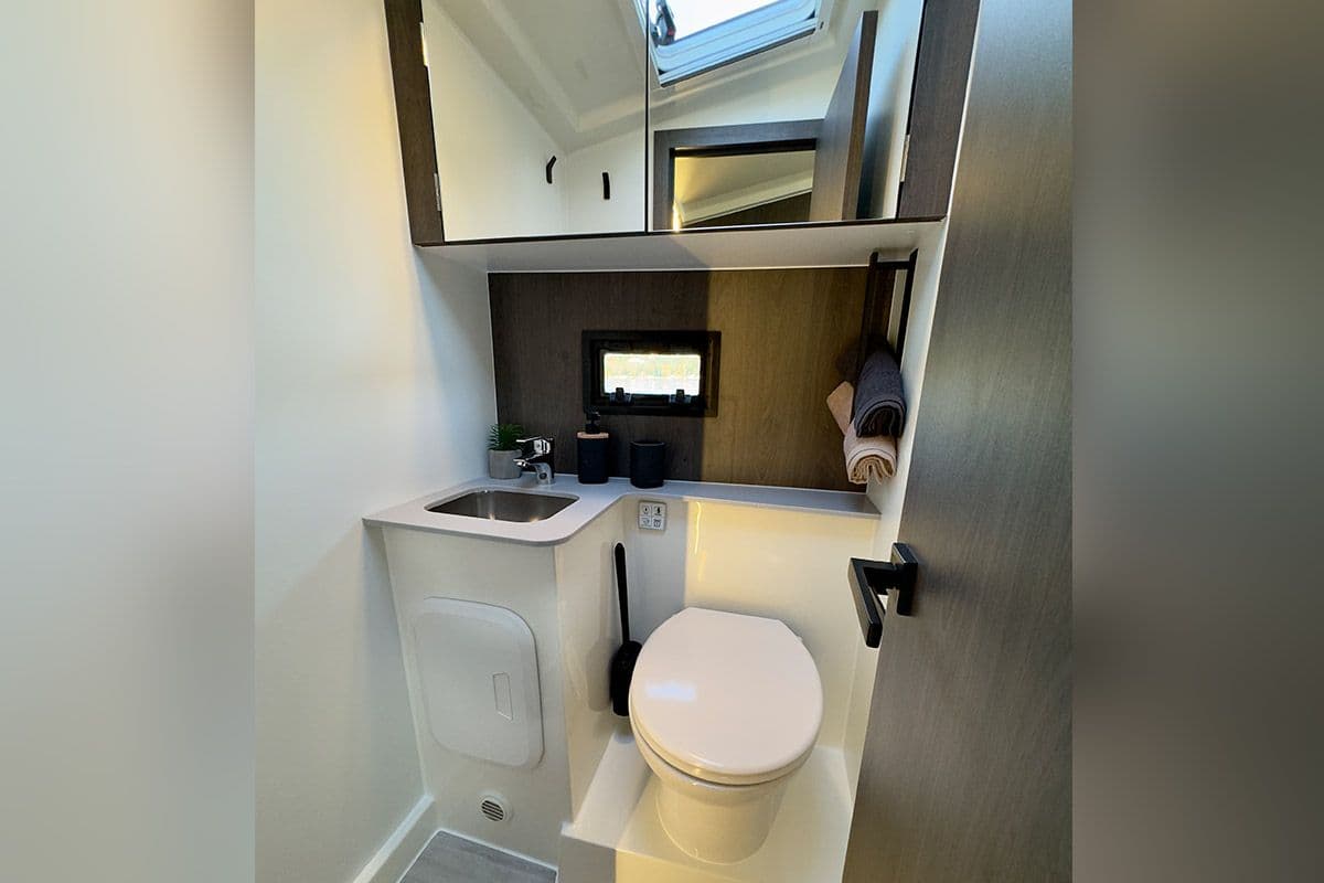 Futura 36 — interior, view 6