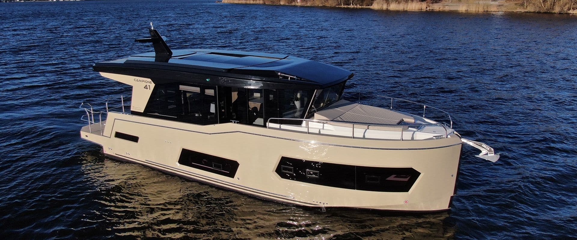 Campione 41 Coupe — vue extérieure du chantier