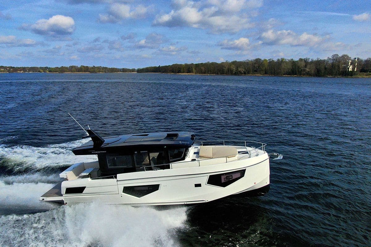 Gran Maestro 43 — exterior, view 1